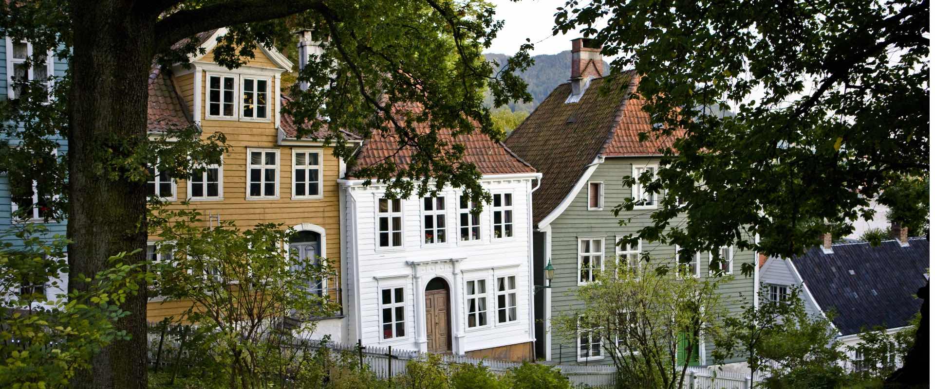 Gamle Bergen Museum. Urmakerens hus, Skipperens hus, Bakerens hus og Kjøpmannens hus.