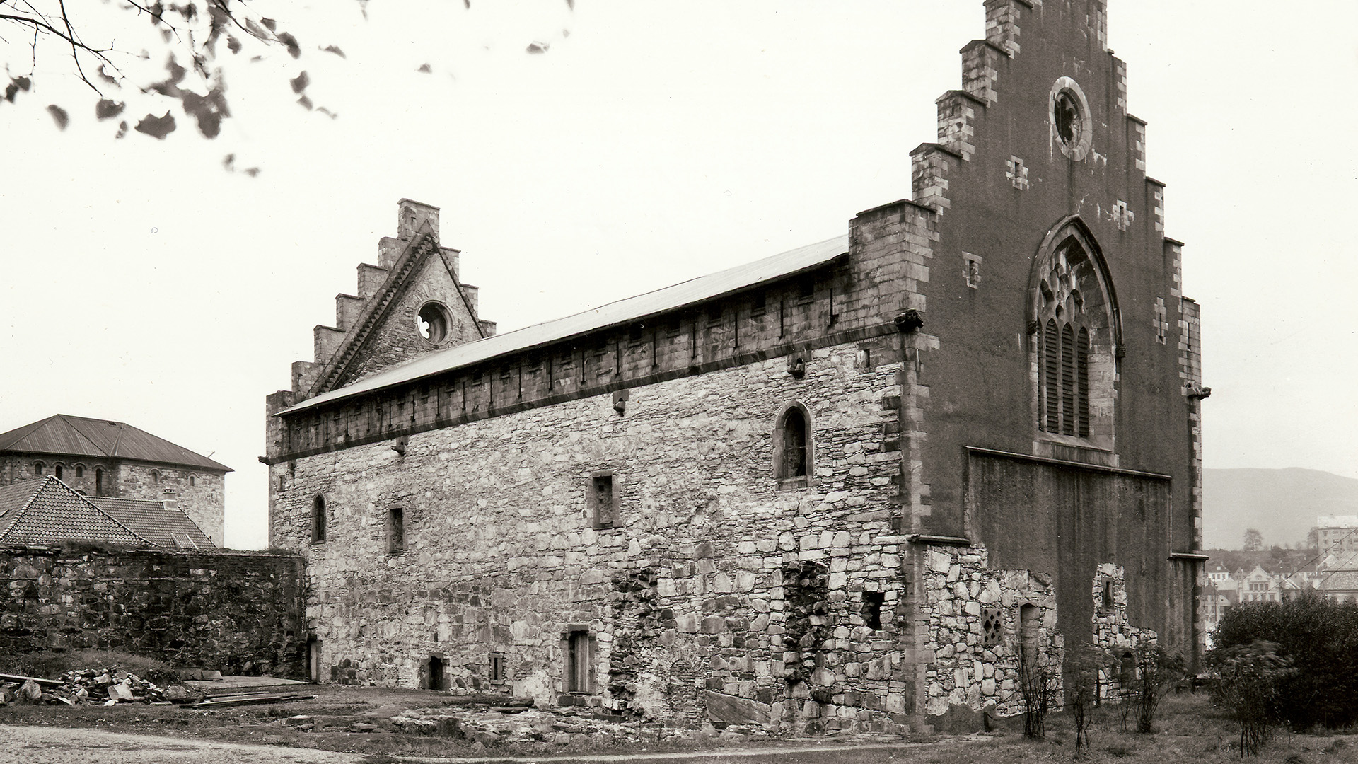 Gammelt foto av Håkonshallen før restaurering